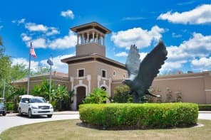 There are also over a dozen public golf courses within a 15 to 25 minute drive including Falcon's Fire Golf Club